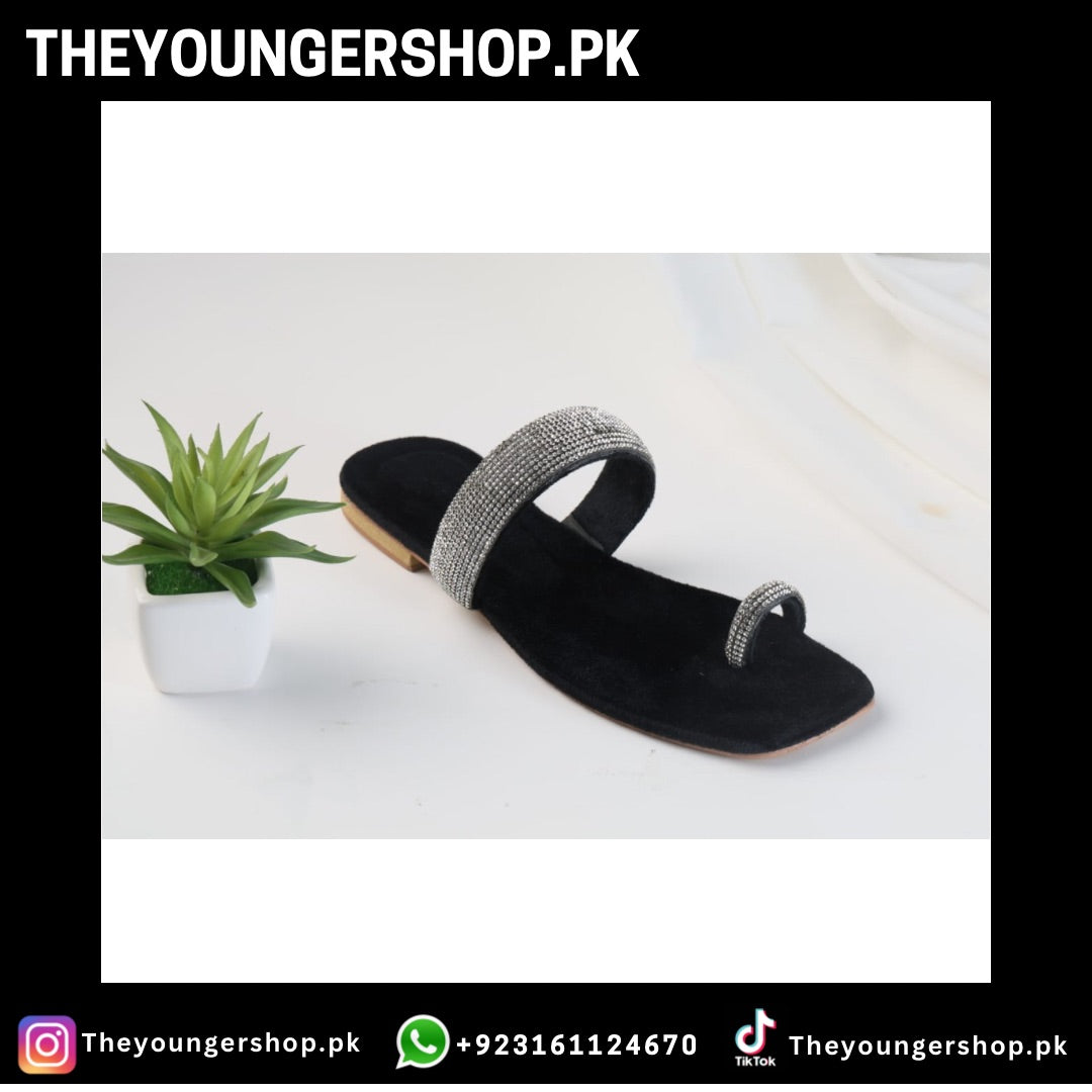 THEYOUNGERSHOP WOMEN'S MASH STRAP SLIPPERS - BLACK - THEYOUNGERSHOP.PK